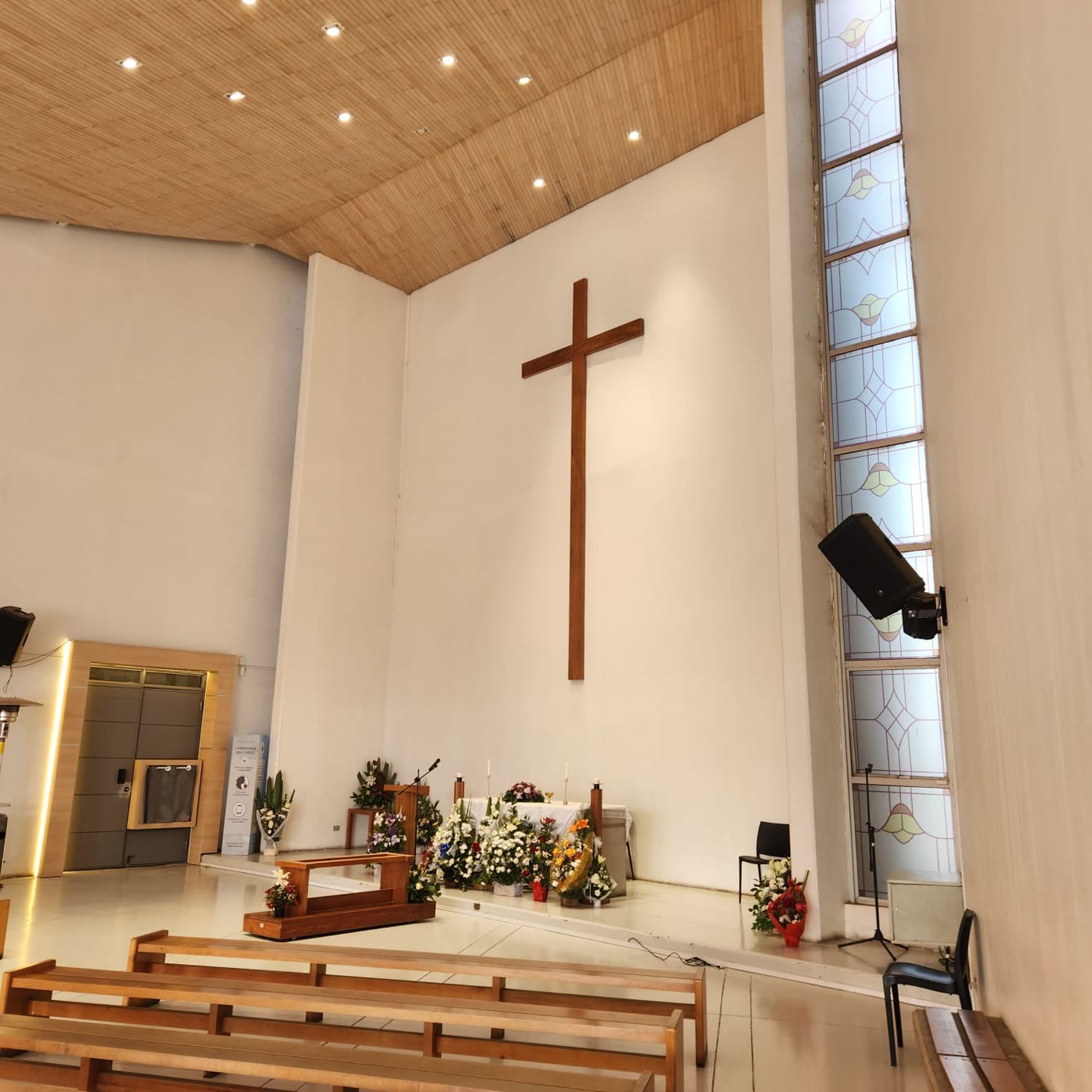 Capilla preparada para una ceremonia